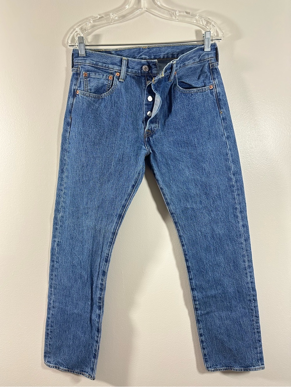 Levis 501 Mens Original Fit Button Fly Straight Leg Size 30x32 Blue Denim Jeans